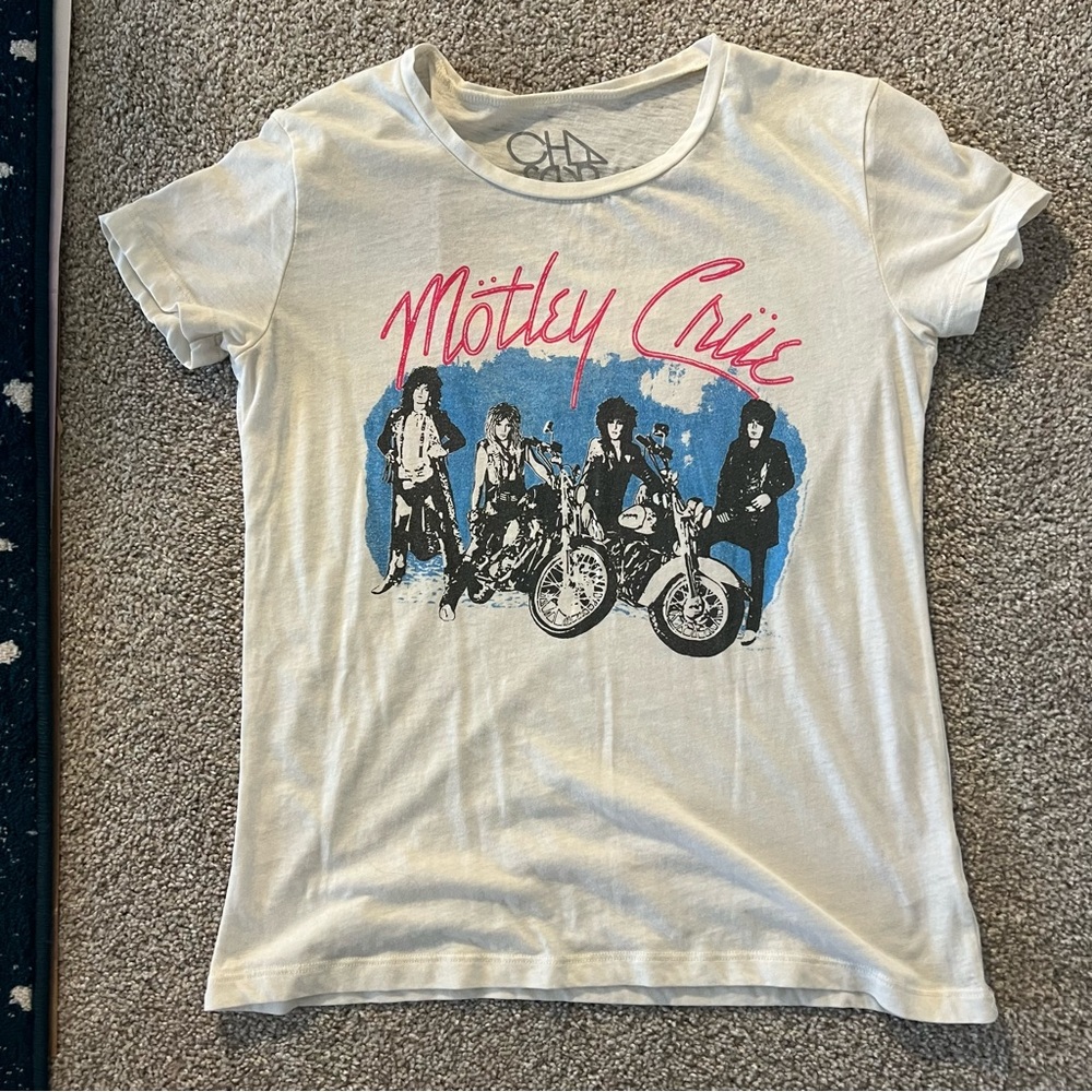 chaser graphic tee